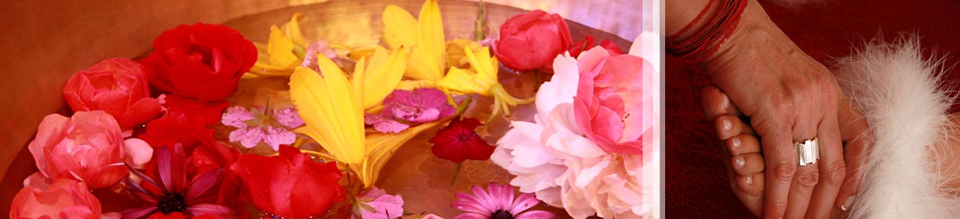 Bild links: Ausschnitt Klangschale mit Blüten gefüllt; Bild rechts: Ausschnitt Massage am Fuß